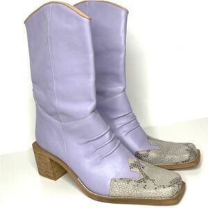 ELLE Cowboy Western Leather Boot
Lavender snakeskin print  Italy Sz 36